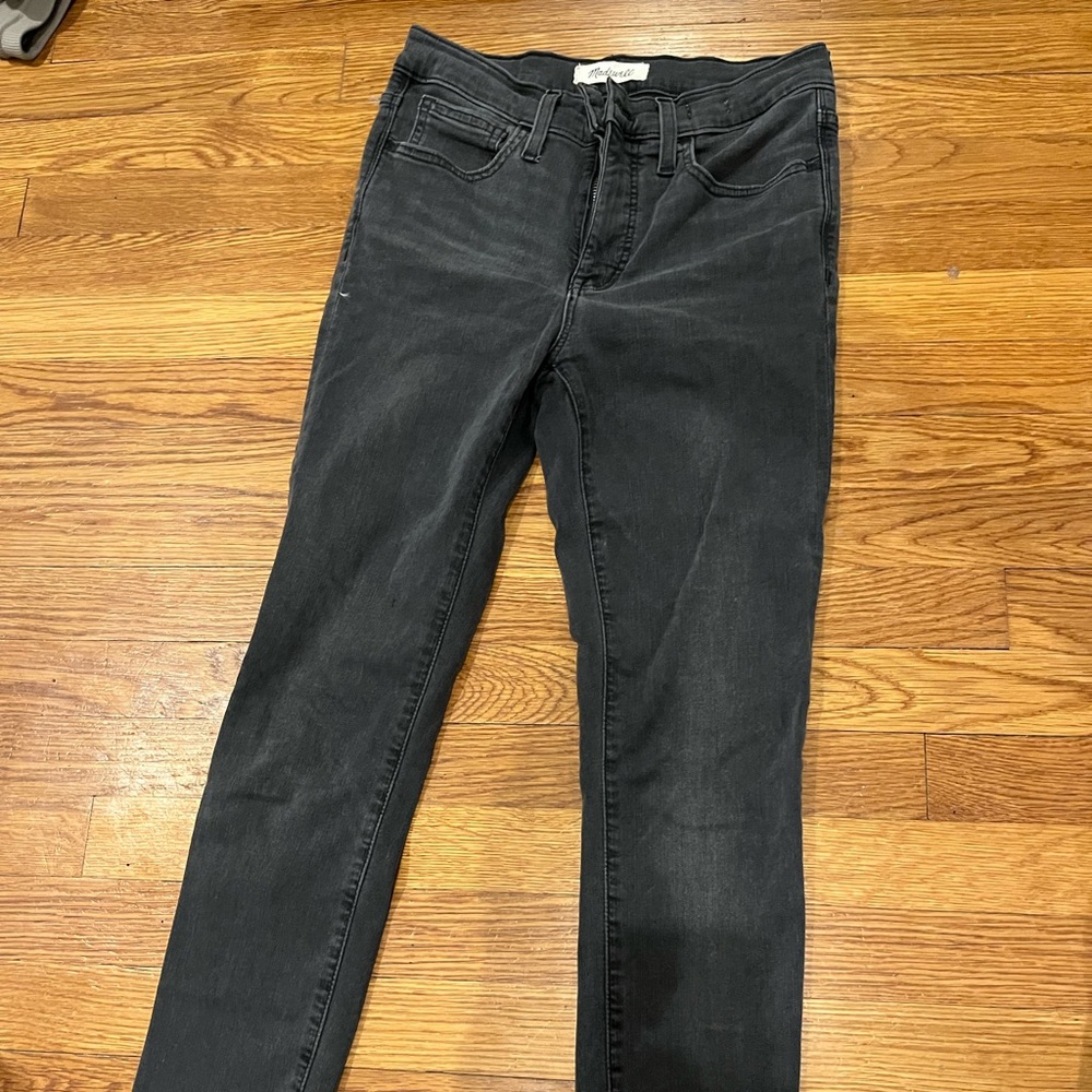 Madewell 9" mid-rose skinny black jean. Raw hem sz 27